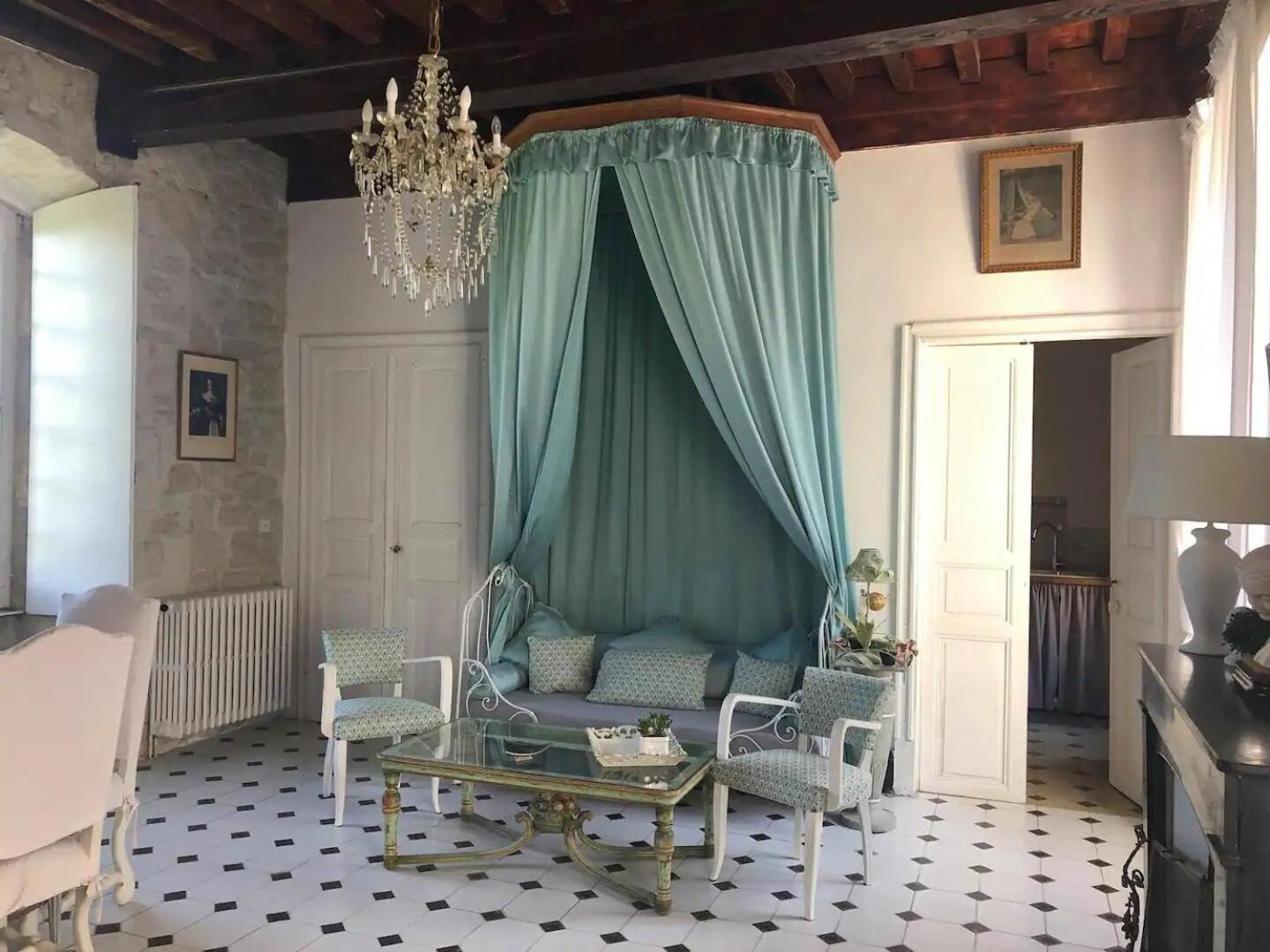 Appartement Spacieux Avec Deux Chambres Au Chateau Valence  Eksteriør billede