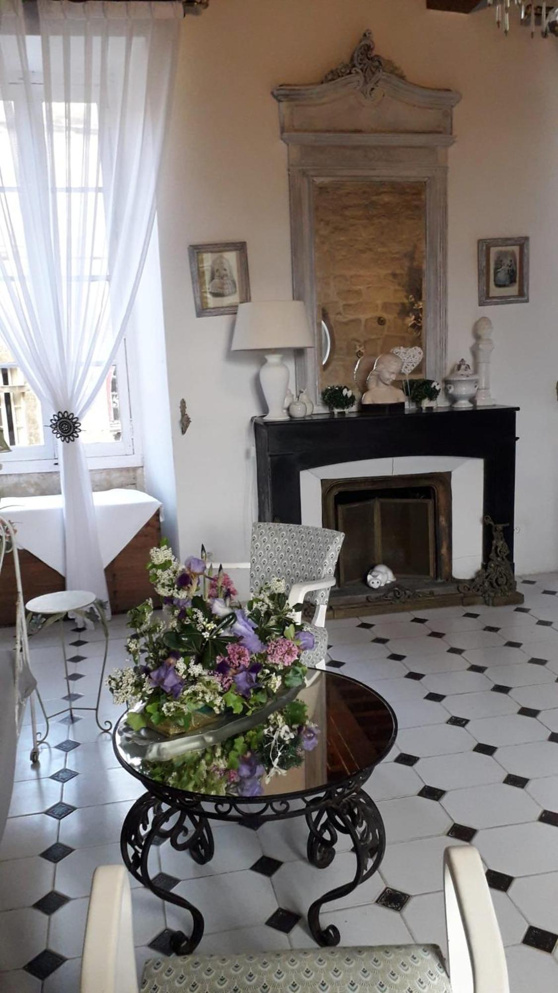 Appartement Spacieux Avec Deux Chambres Au Chateau Valence  Eksteriør billede