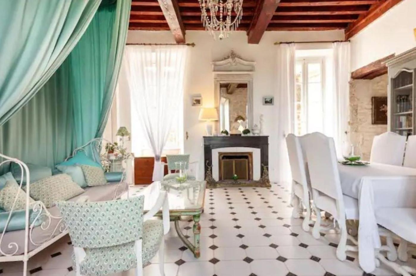 Appartement Spacieux Avec Deux Chambres Au Chateau Valence  Eksteriør billede